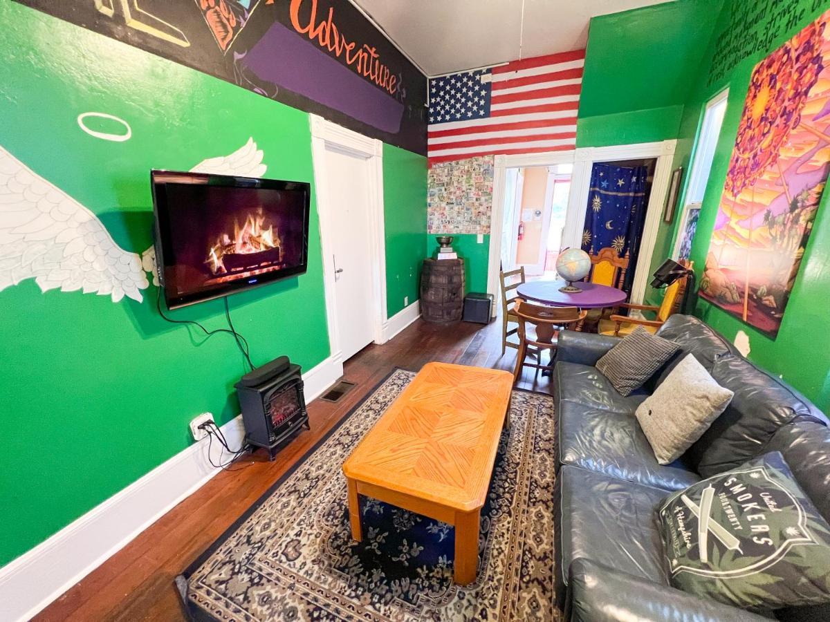 Ith San Diego Adventure Hostel (Adults Only) Exteriör bild